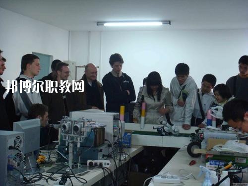 瀘州化工廠技工學(xué)校2020年報(bào)名條件、招生要求、招生對象
