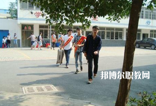 合肥商貿(mào)職業(yè)學(xué)校2020年報(bào)名條件、招生要求、招生對(duì)象