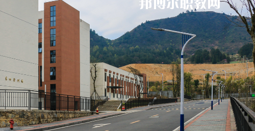 貴州建設(shè)職業(yè)技術(shù)學(xué)院中職部2020年報(bào)名條件、招生要求、招生對象