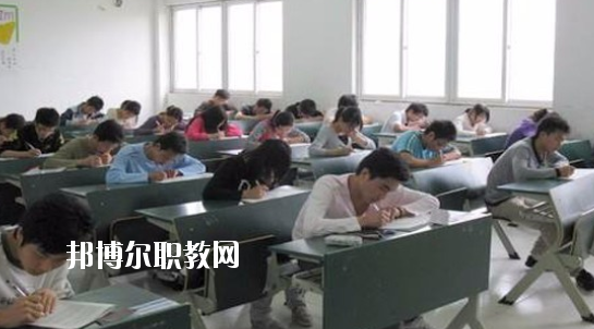 蕪湖高級職業(yè)技術(shù)學(xué)校2020年報名條件、招生要求、招生對象
