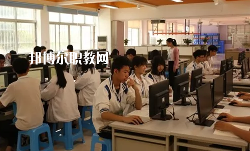佛山順德區(qū)李偉強(qiáng)職業(yè)技術(shù)學(xué)校怎么樣、好不好