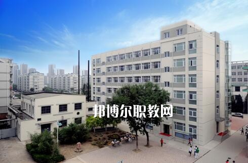 南陽經(jīng)濟(jì)貿(mào)易學(xué)校2021年報名條件、招生要求、招生對象