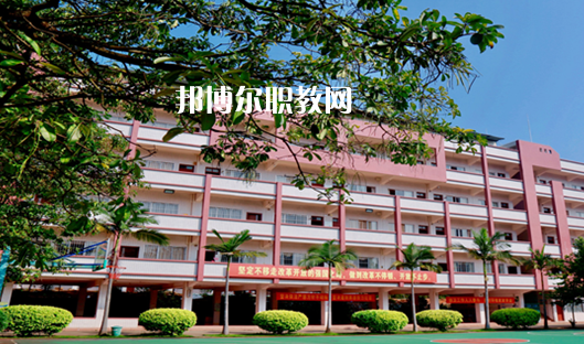肇慶廣寧衛(wèi)生中等職業(yè)技術(shù)學(xué)校2021年報(bào)名條件、招生要求、招生對(duì)象