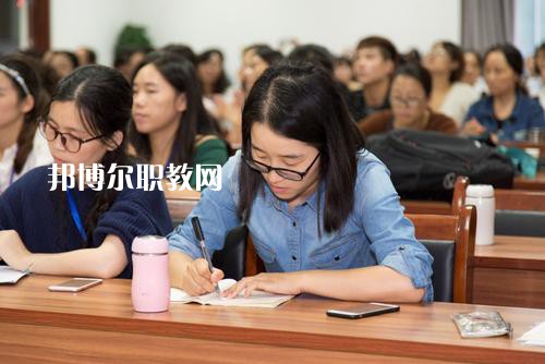 成都2021年幼師學?？梢詫W什么