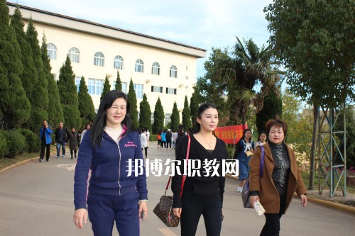 勐?？h職業(yè)高級(jí)中學(xué)2021年報(bào)名條件、招生要求、招生對(duì)象