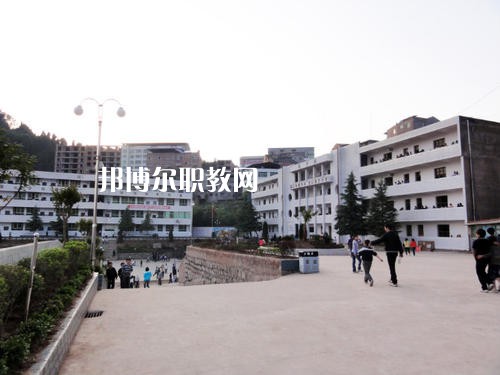 通?？h職業(yè)高級中學2021年招生錄取分數(shù)線