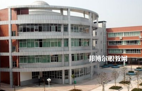重慶2021年中專和?？朴惺裁磪^(qū)別