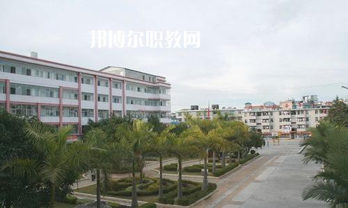 思茅衛(wèi)生學校2021學費、收費多少