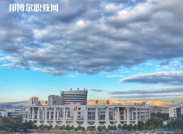 云南曲靖農(nóng)業(yè)學(xué)校2021年報(bào)名條件、招生要求、招生對(duì)象
