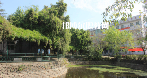 成都青華職業(yè)學(xué)校2021年報(bào)名條件、招生要求、招生對(duì)象