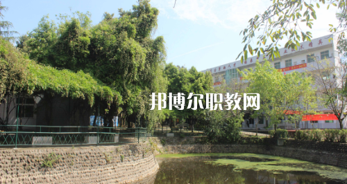 成都青華職業(yè)學(xué)校怎么樣、好不好