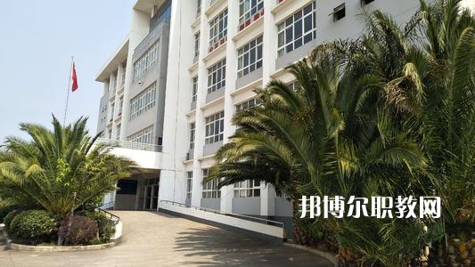 晉寧職業(yè)高級(jí)中學(xué)2021年報(bào)名條件、招生要求、招生對(duì)象
