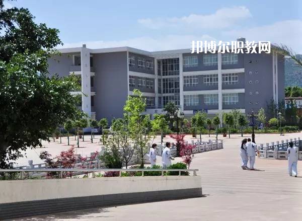 昆明旅游職業(yè)中學(xué)2021年學(xué)費、收費多少