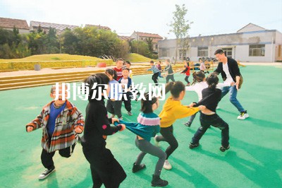 云南2021年中專幼師學?？梢钥即髮? width=