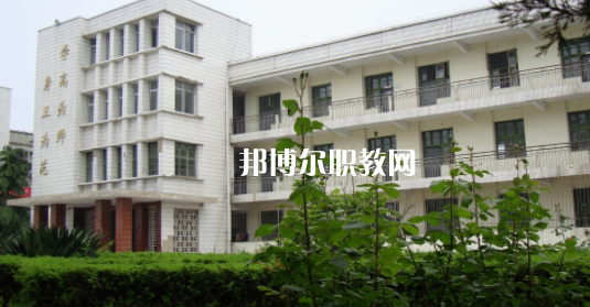 安徽省霍邱師范學(xué)校2021年報名條件、招生要求、招生對象