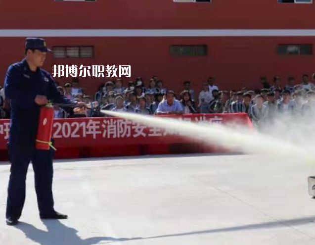 定西隴中護(hù)理學(xué)校2022年報(bào)名條件、招生要求、招生對(duì)象