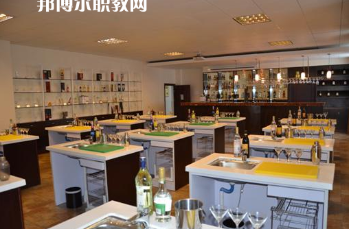 貴州旅游學校2022年學費、收費多少