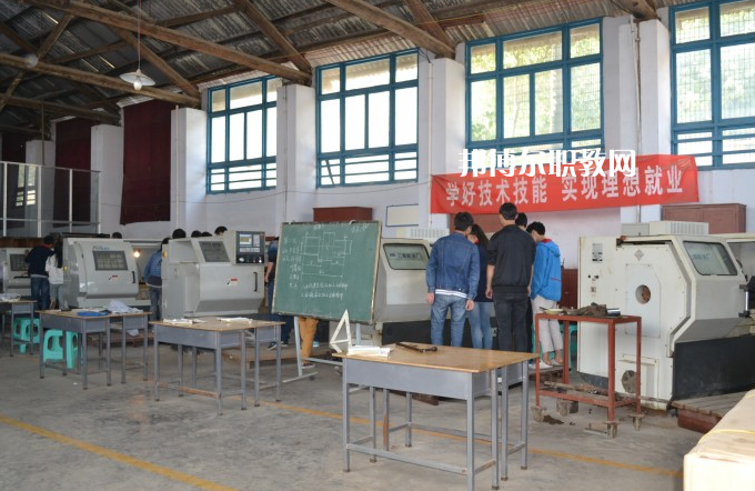 貴州鐵路技術(shù)學(xué)校2022年報(bào)名條件、招生要求、招生對(duì)象