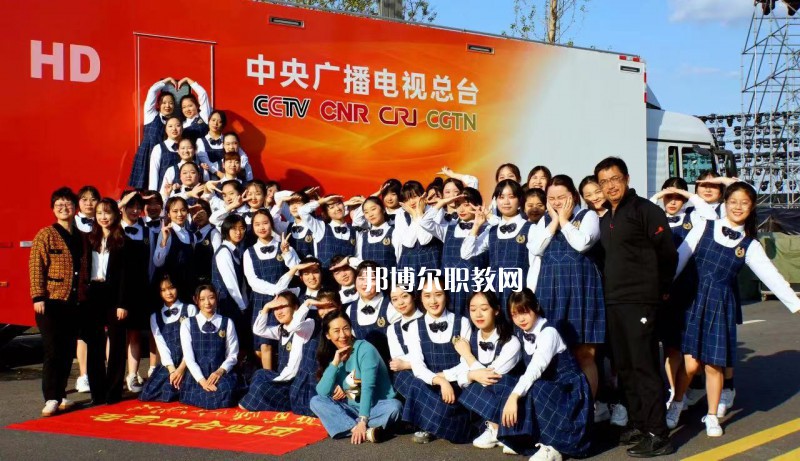 江蘇戲劇學(xué)校2022年報名條件、招生要求、招生對象