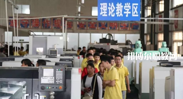 武邑奮飛職業(yè)技術(shù)中等專業(yè)學(xué)校怎么樣、好不好