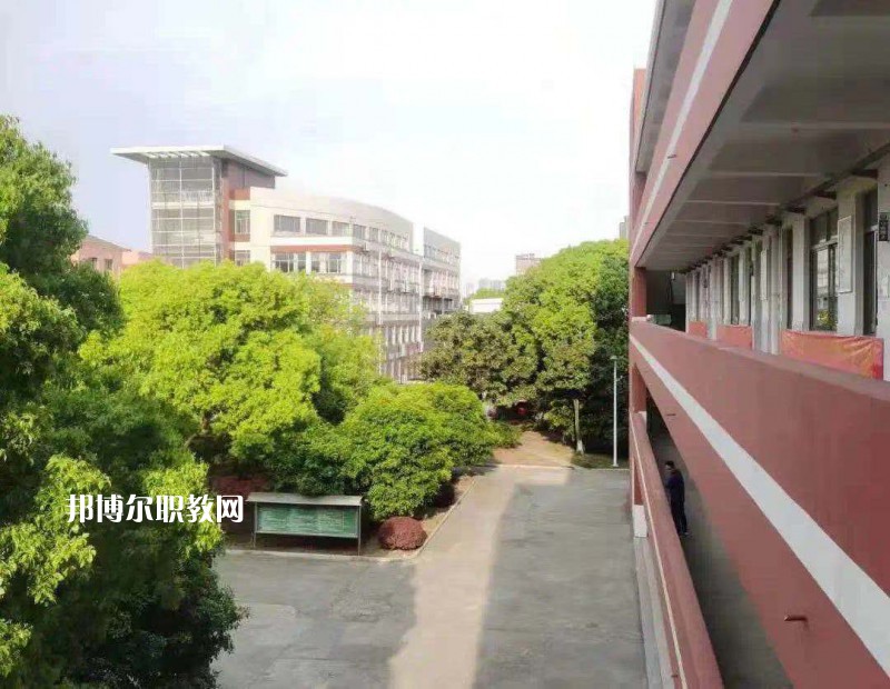 江陰商業(yè)中等專業(yè)學校2022年報名條件、招生要求、招生對象