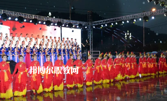 徽縣職業(yè)中專2022年報(bào)名條件、招生要求、招生對(duì)象 
