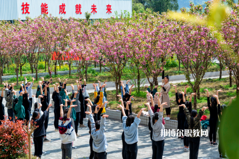重慶彭水縣職業(yè)教育中心2022年報(bào)名條件、招生要求、招生對(duì)象