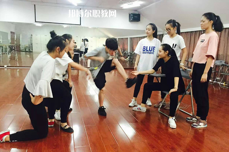 石家莊華韻藝術(shù)中專學(xué)校2022年報名條件、招生要求、招生對象