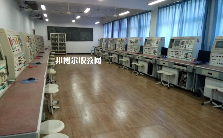 秦皇島現(xiàn)代經(jīng)濟中等專業(yè)學(xué)校2022年報名條件、招生要求、招生對象