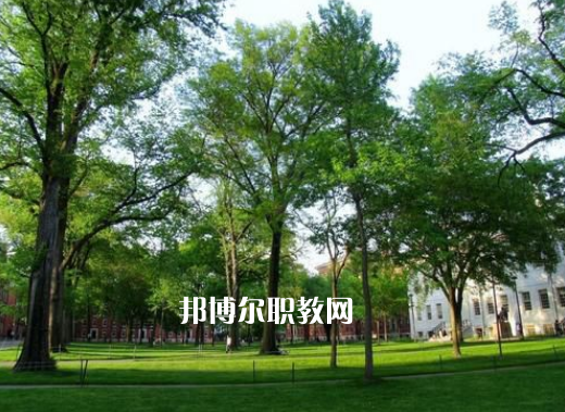 秦皇島藥科中等職業(yè)學校2022年學費、收費多少