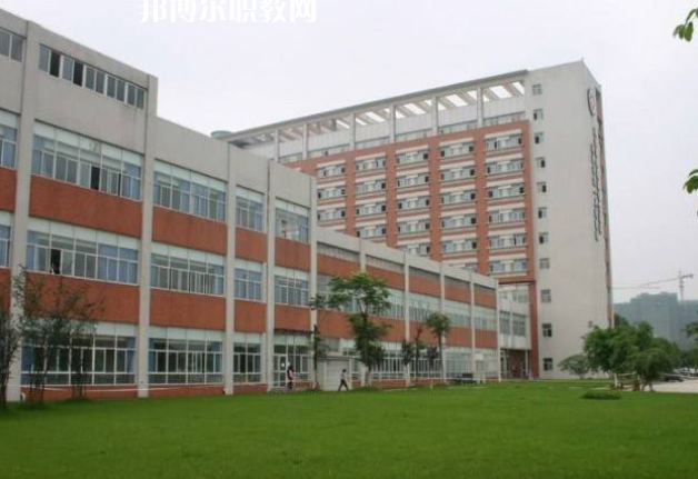 德陽中德工業(yè)技術(shù)學(xué)校2022年學(xué)費、收費多少
