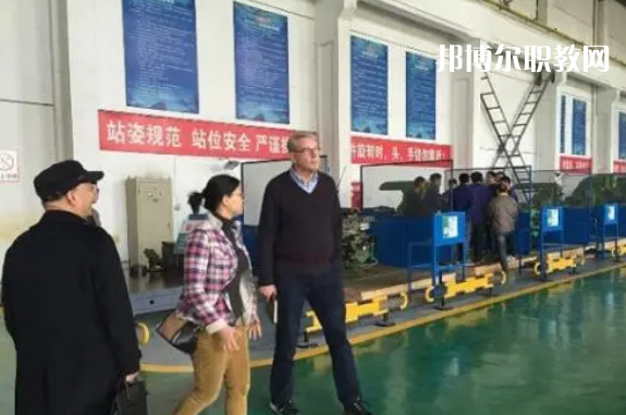 德陽(yáng)中德工業(yè)技術(shù)學(xué)校2022年招生辦聯(lián)系電話