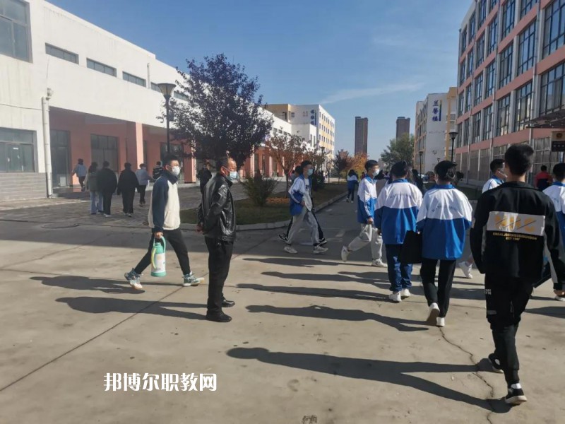 華亭職業(yè)教育中心2022年報名條件、招生要求、招生對象
