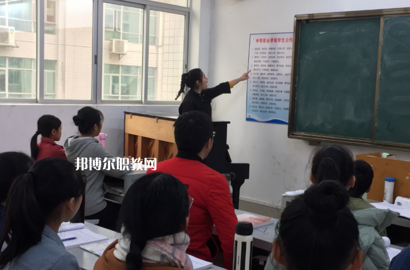 汕頭文化藝術(shù)學(xué)校2022年報(bào)名條件、招生要求、招生對(duì)象