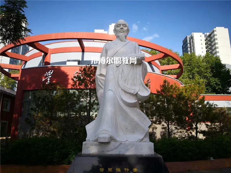 天水衛(wèi)生學(xué)校2022年報(bào)名條件、招生要求、招生對(duì)象
