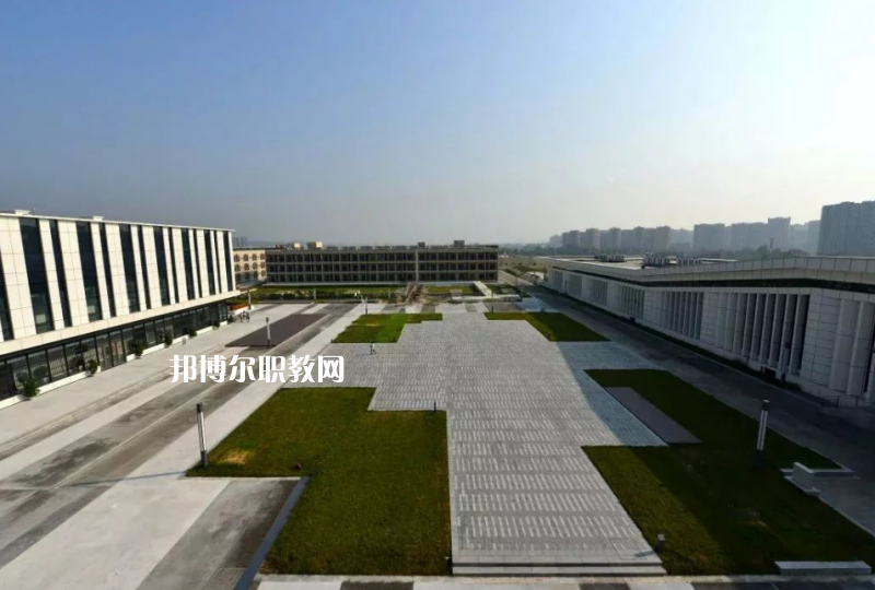 云南建筑工程學校2022年報名條件、招生要求、招生對象