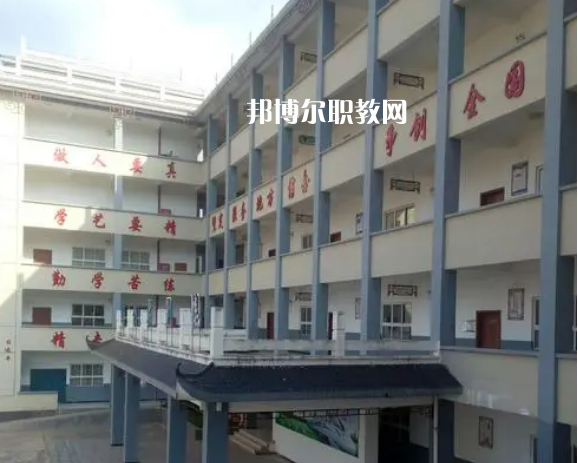 榕江縣中等職業(yè)學(xué)校2022年報(bào)名條件、招生要求、招生對(duì)象