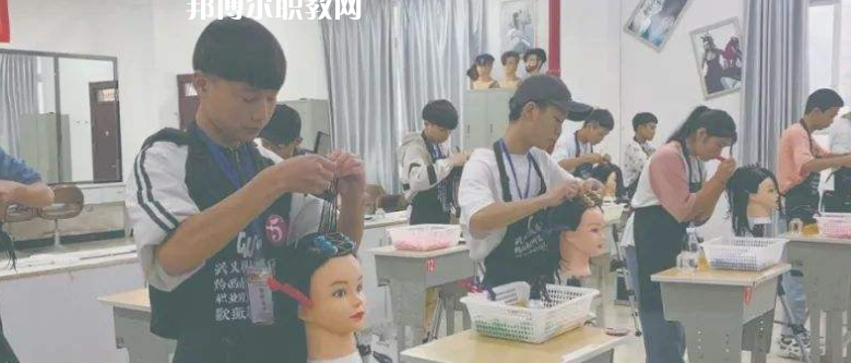 都勻工商管理學(xué)校2022年報名條件、招生要求、招生對象