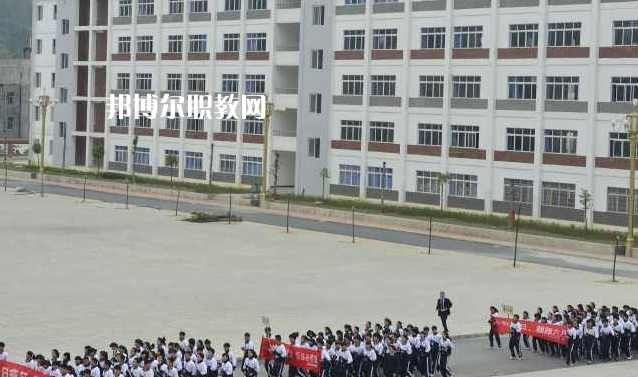 望謨中等職業(yè)學(xué)校2022年招生辦聯(lián)系電話(huà)