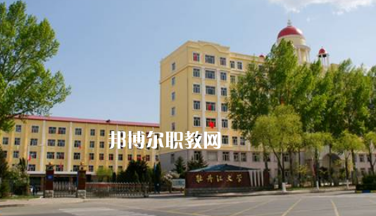 四川省簡陽平泉高級(jí)職業(yè)中學(xué)2022年招生辦聯(lián)系電話