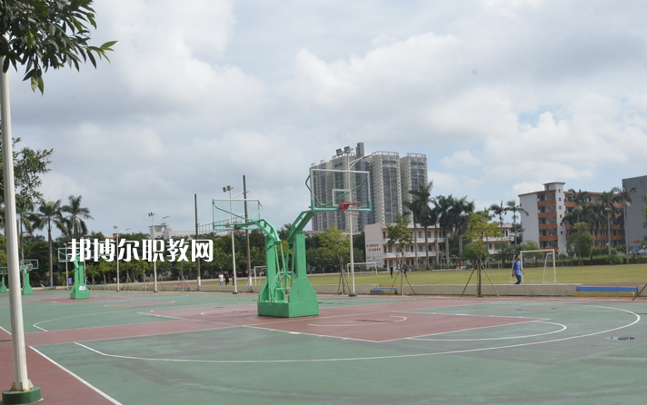 馬關(guān)縣民族職業(yè)高級(jí)中學(xué)2022年報(bào)名條件、招生要求、招生對(duì)象