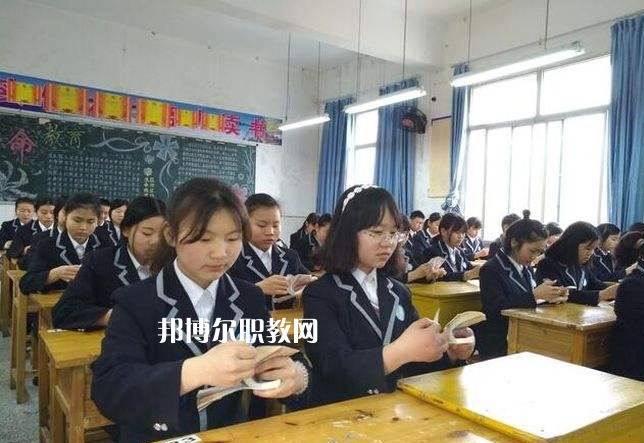 重慶墊江職業(yè)教育中心2022年報名條件、招生要求、招生對象