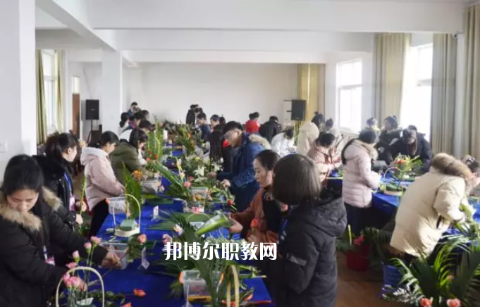 安徽省阜陽農(nóng)業(yè)學(xué)校2022年報(bào)名條件、招生要求、招生對象