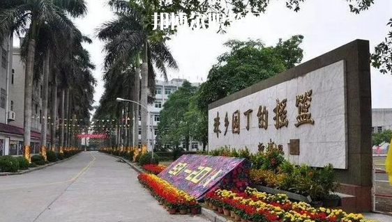 欽州合浦師范學(xué)校2022年報(bào)名條件、招生要求、招生對(duì)象