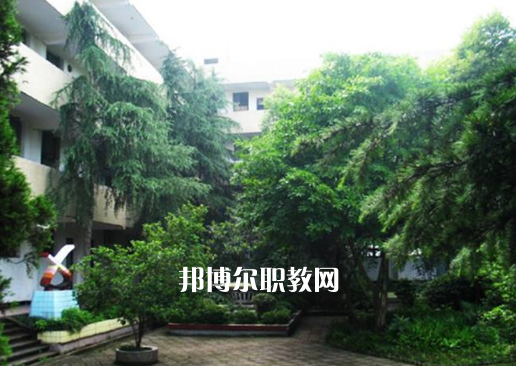 內(nèi)江求是職業(yè)技術(shù)學(xué)校2022年報名條件、招生要求、招生對象