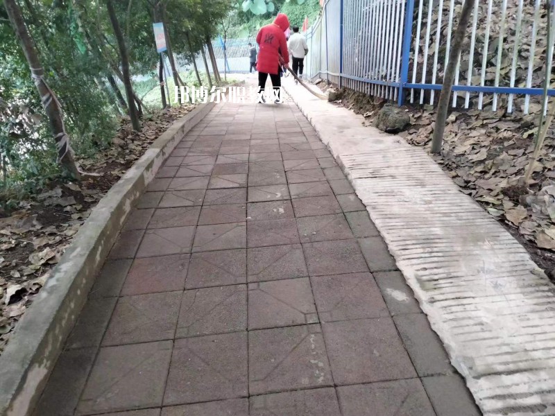 宜賓東方職業(yè)技術(shù)學(xué)校2022年報(bào)名條件、招生要求、招生對(duì)象