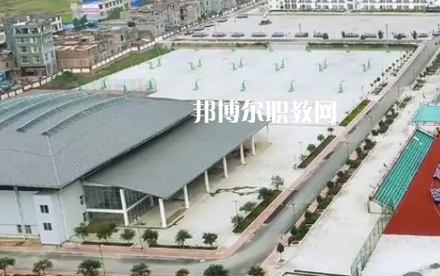 紫云苗族布依族自治民族職業(yè)技術(shù)中學(xué)2022年報(bào)名條件、招生要求、招生對(duì)象