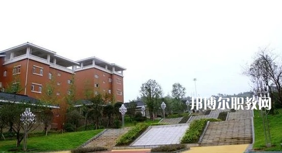 廣東新興中藥學(xué)校2022年報(bào)名條件、招生要求、招生對(duì)象