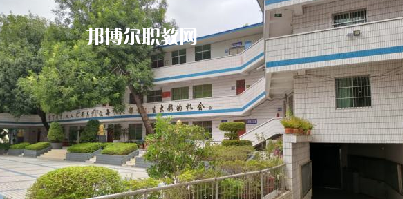 攀枝花商貿電子職業(yè)技術學校網(wǎng)站網(wǎng)址