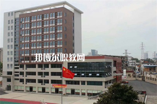 湖南省經(jīng)濟(jì)貿(mào)易職業(yè)中專學(xué)校2022年學(xué)費(fèi)、收費(fèi)多少
